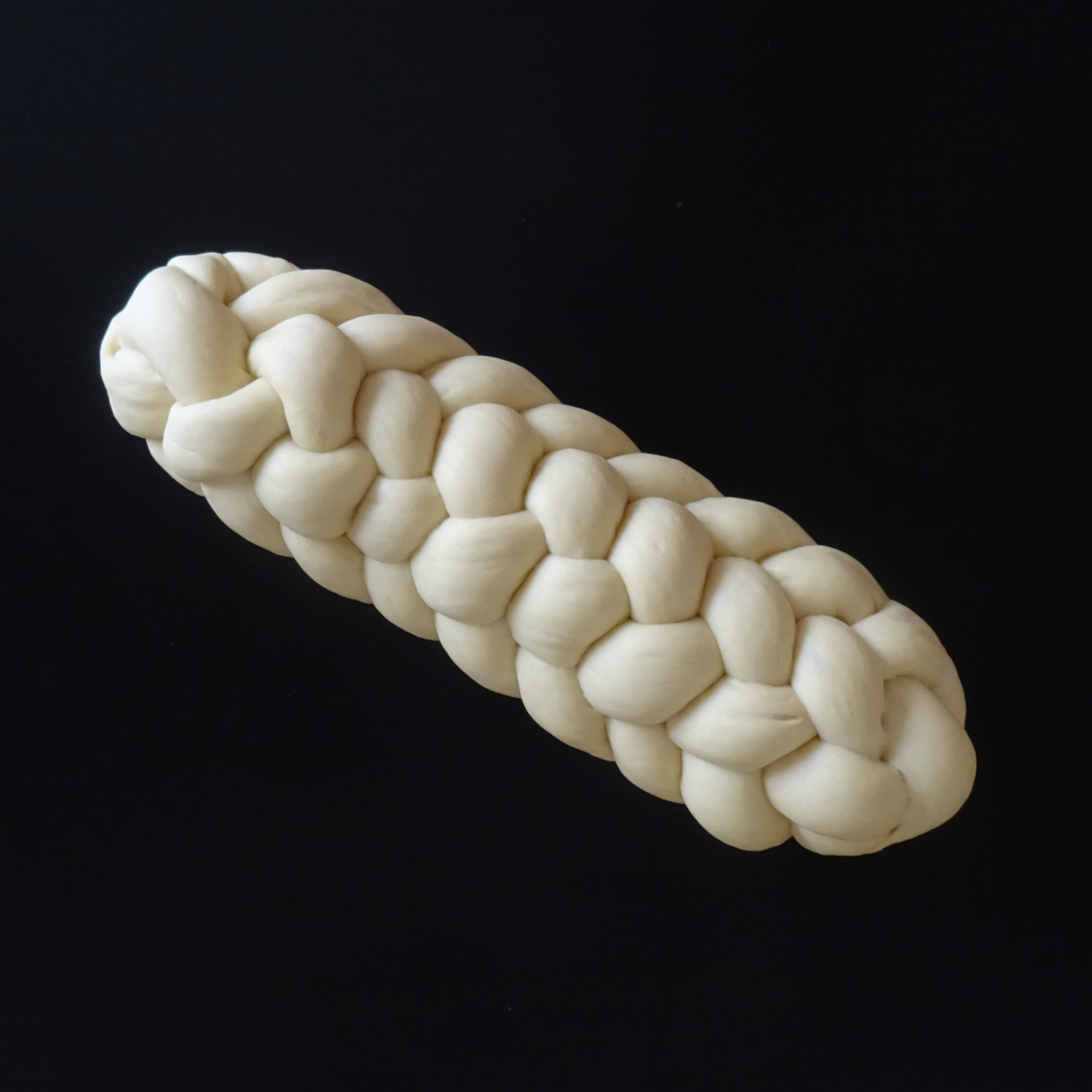 Vánočka z 8 pramenů