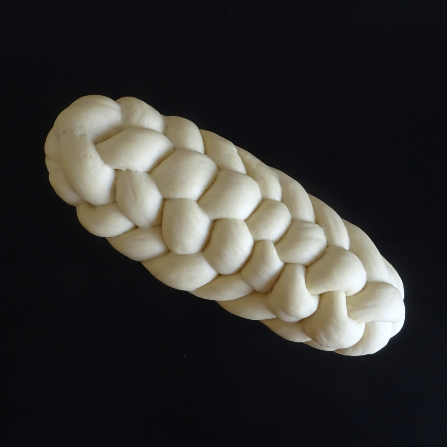 Vánočka z 9 pramenů